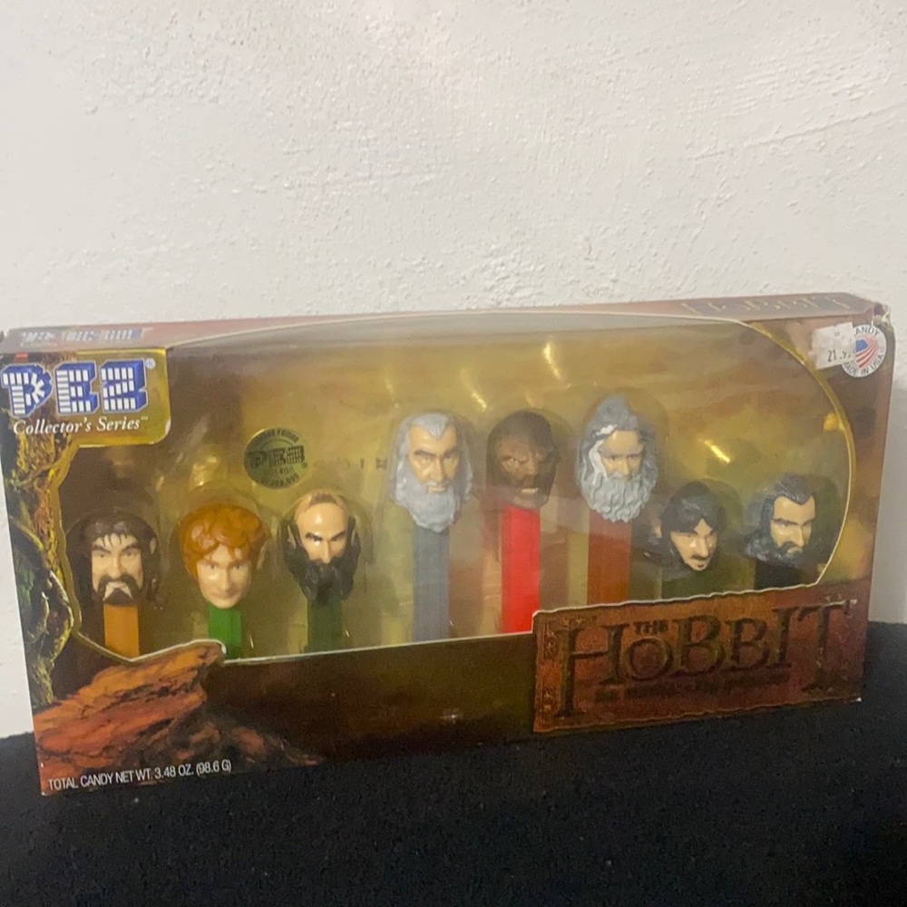 PEZ Display The hobbit Journey 8P set